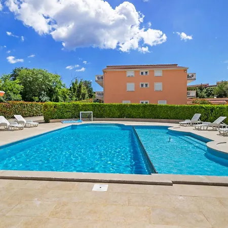 Beguiling In Near Renato Boat Excursions Apartment Banjole