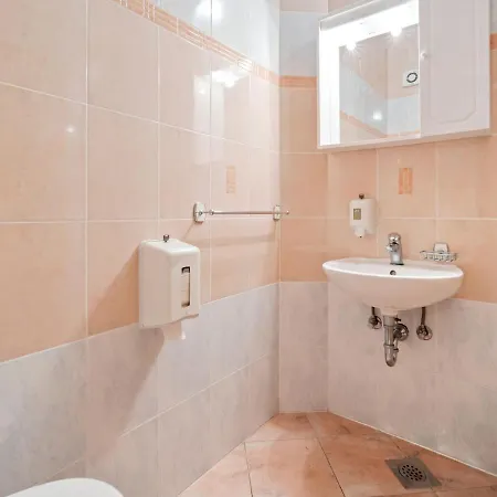 Apartment Beguiling In Near Renato Boat Excursions Banjole