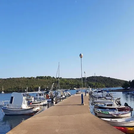 Beguiling In Near Renato Boat Excursions * Banjole