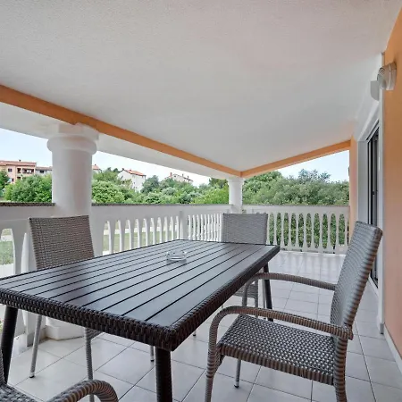 Apartment Beguiling In Near Renato Boat Excursions Banjole